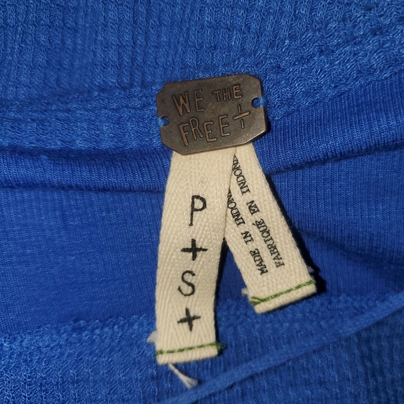 NWT Free People Cobalt Blue High Low Thermal with Thumb Holes Size Small - Picture 9 of 10